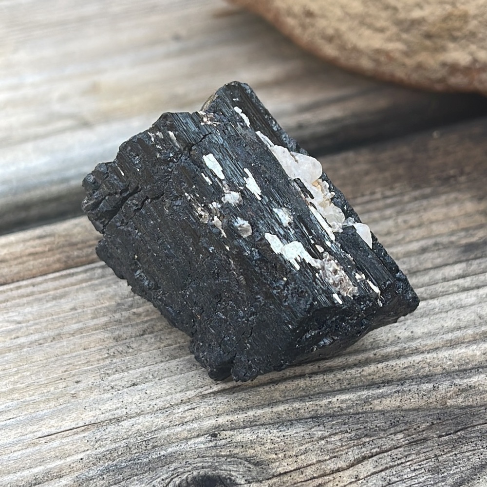 New Black Tourmaline Natural Crystal Form White Quartz Delicate Stone 65.3g - Picture 5 of 17